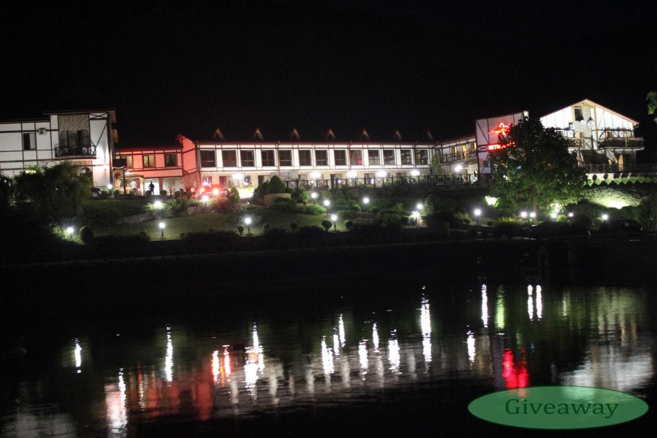 Mishyn-City Hotel Dobrovlyany Bagian luar foto