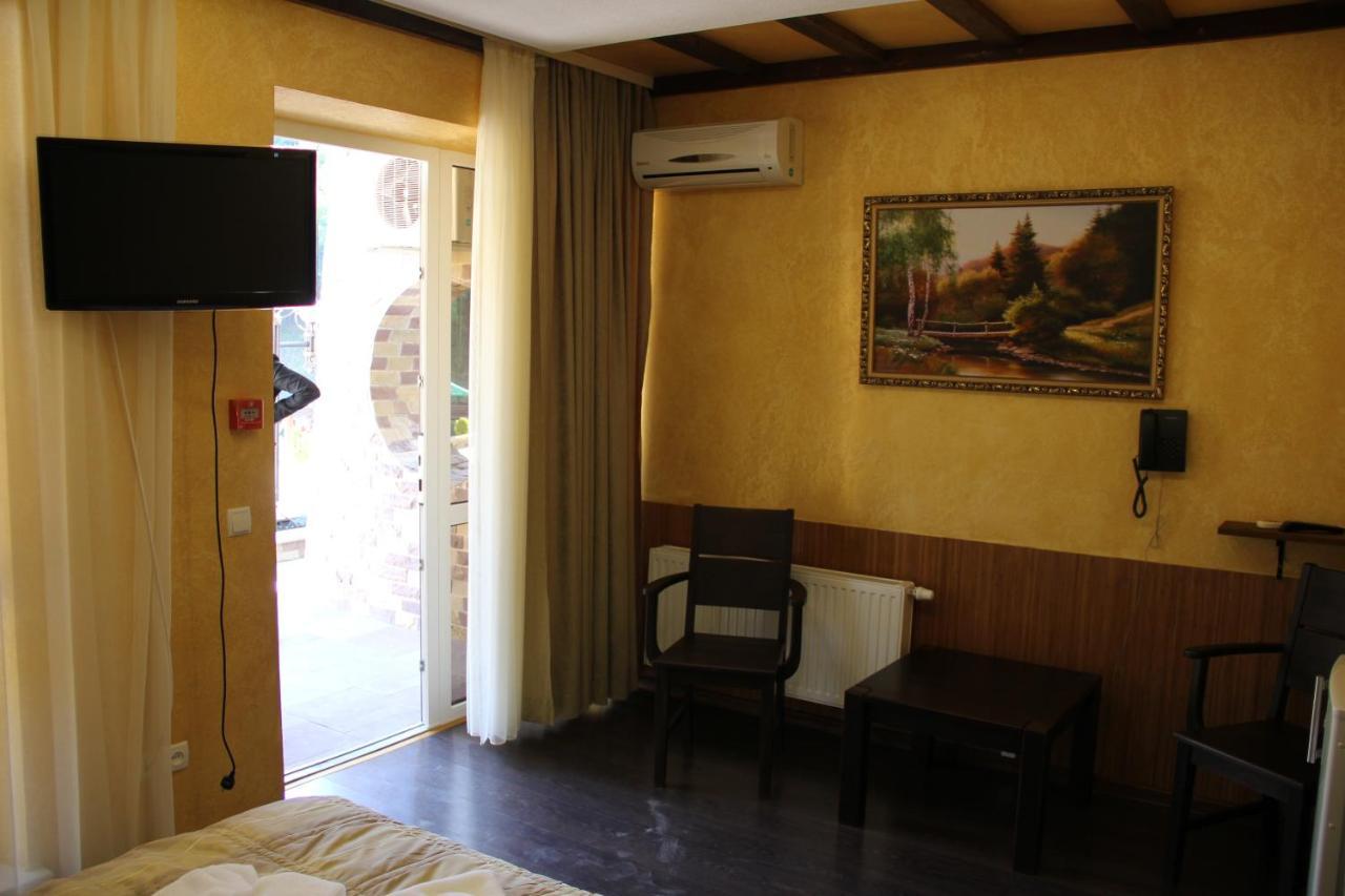 Mishyn-City Hotel Dobrovlyany Bagian luar foto