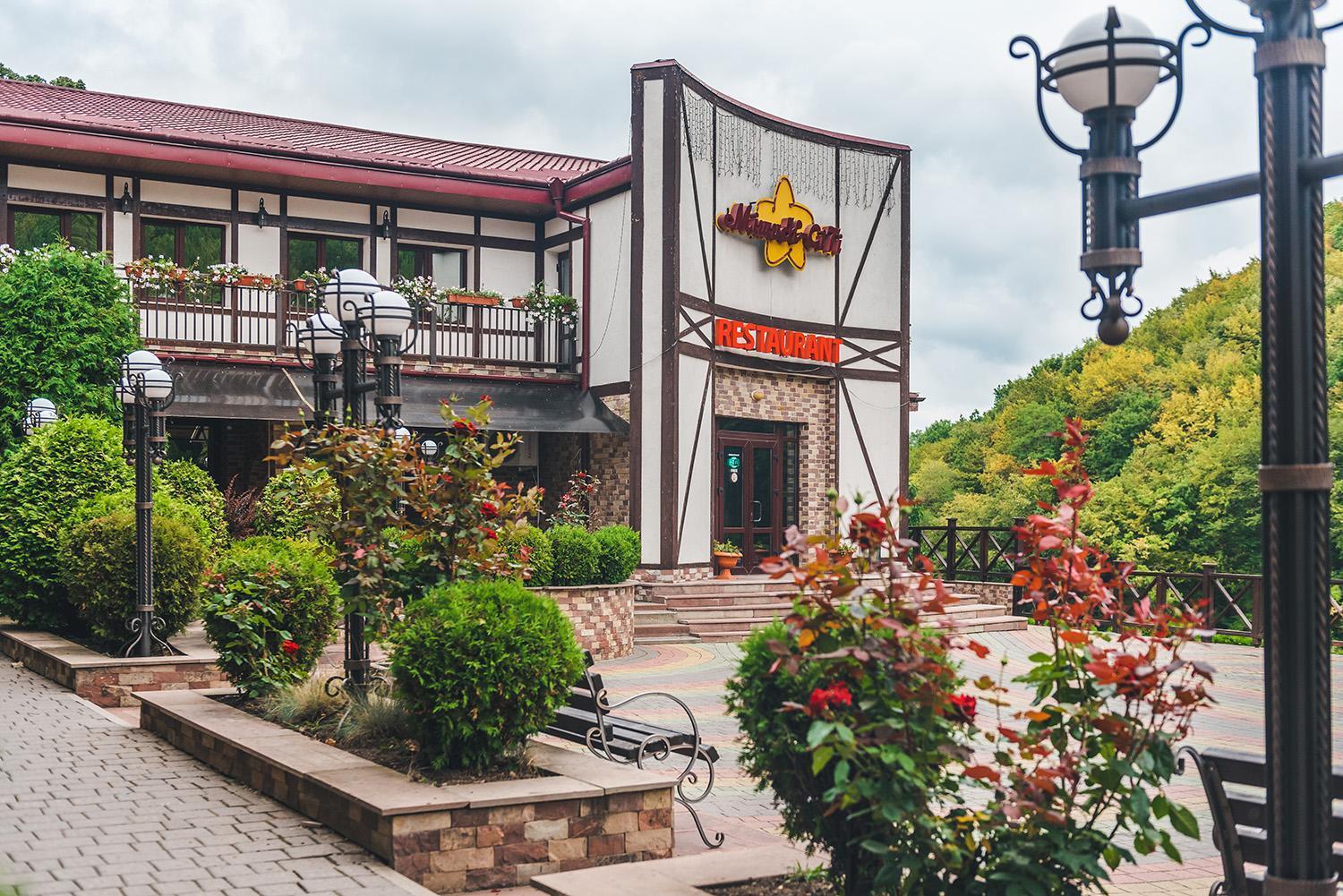 Mishyn-City Hotel Dobrovlyany Bagian luar foto
