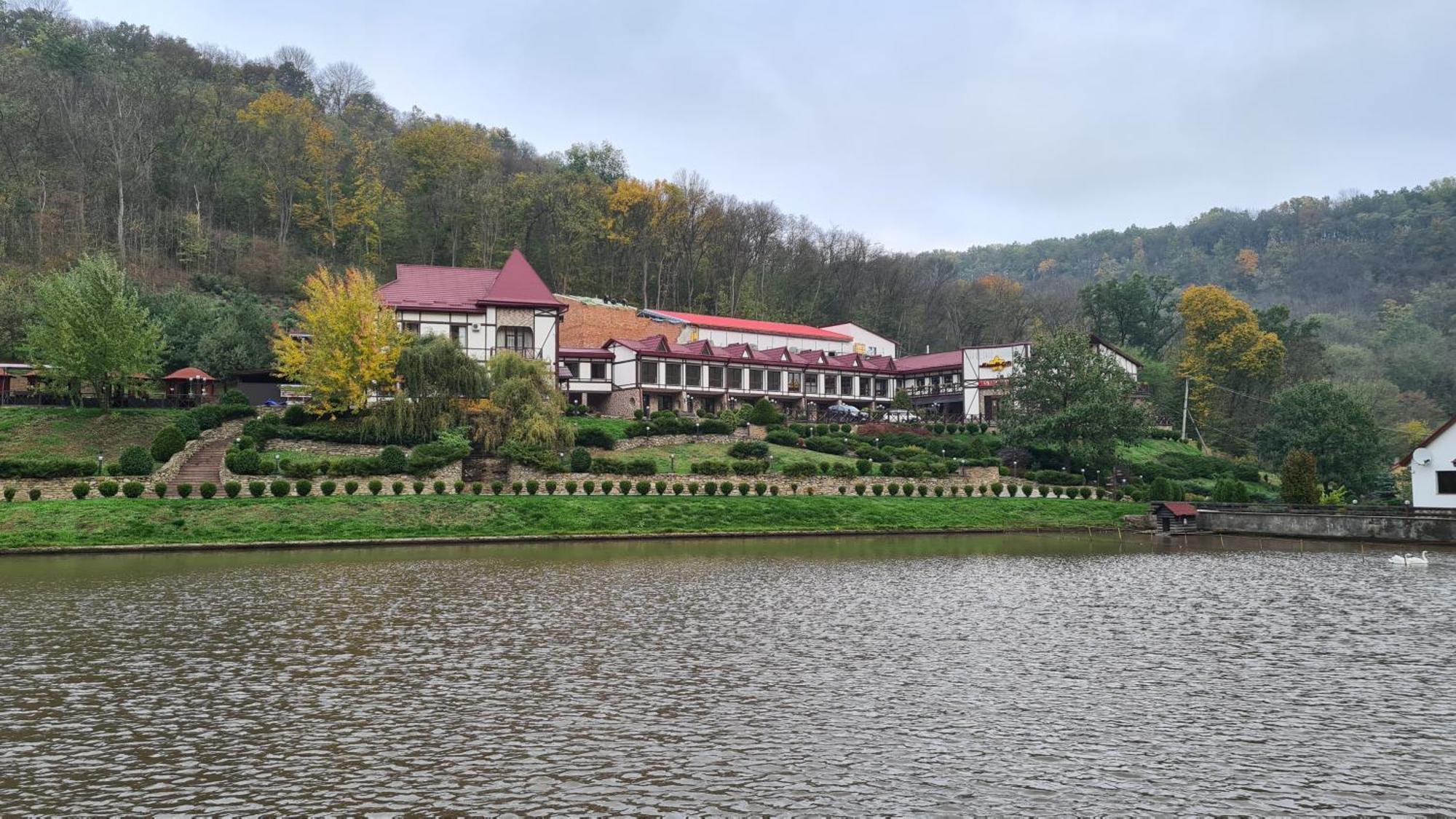 Mishyn-City Hotel Dobrovlyany Bagian luar foto